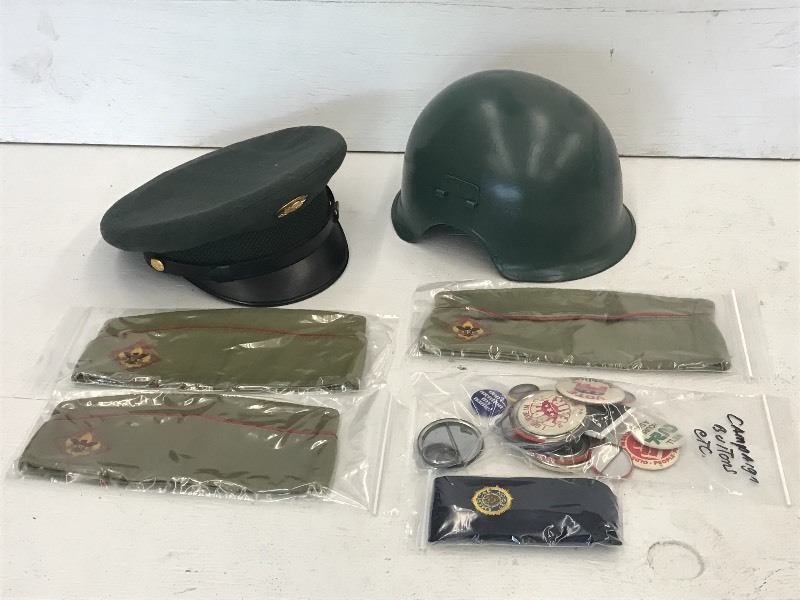 lot 68 image: Flat Of Assorted Collectible Butto...