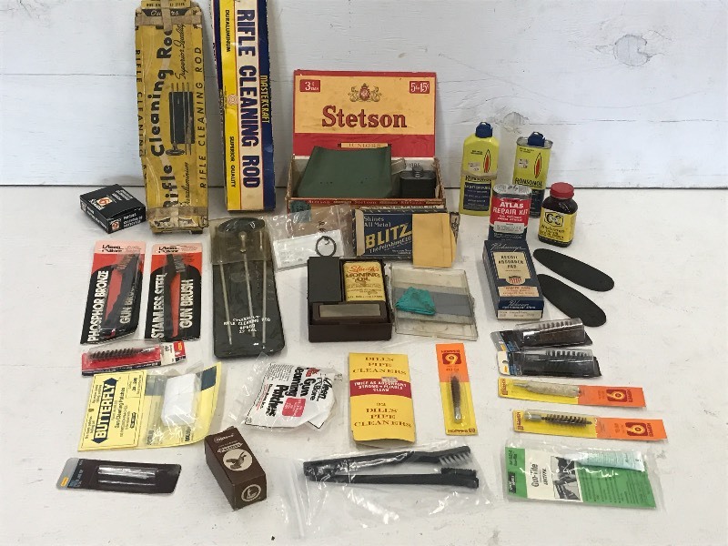lot 69 image: Flat Of Assorted Cleaning Kits, Pa...