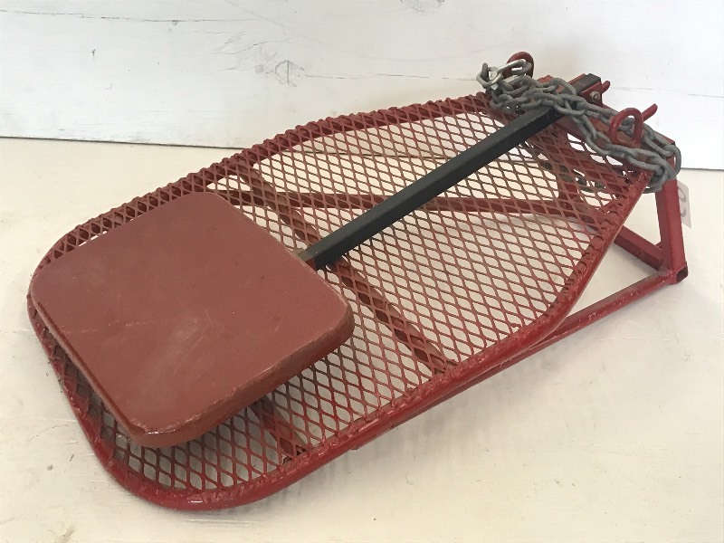 lot 83 image: Solid Steel Hang-On Tree Stand ...