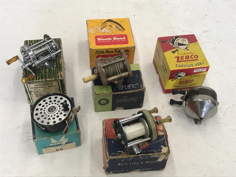 lot 108 image: Flat Of Assorted Vintage Fishing Re...