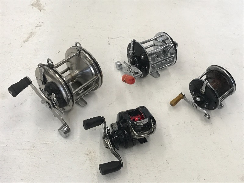 lot 119 image: Flat Of Assorted Casting Reels...