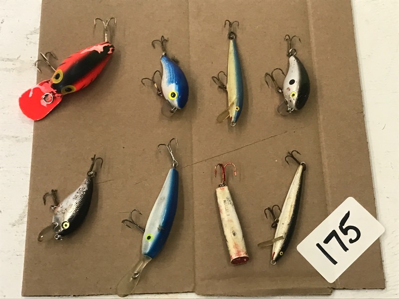 lot 175 image: Flat Of Assorted Crankbait Lures ...