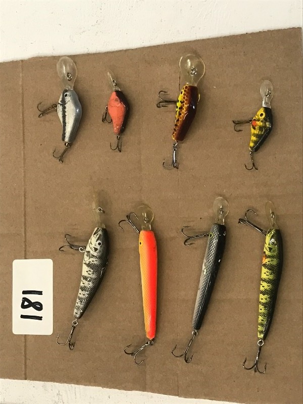 lot 181 image: Flat Of Assorted Crankbait Lures ...