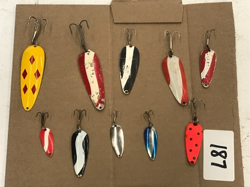 lot 187 image: Flat Of Assorted Spoon Lures ...