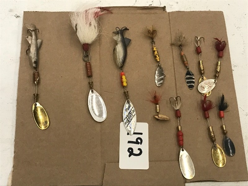 lot 192 image: Flat Of Assorted Spinner Lures ...