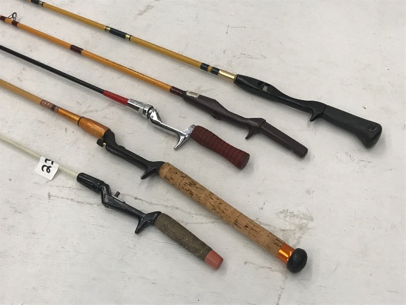 lot 230 image: Lot Of (5) Assorted Casting Rods ...