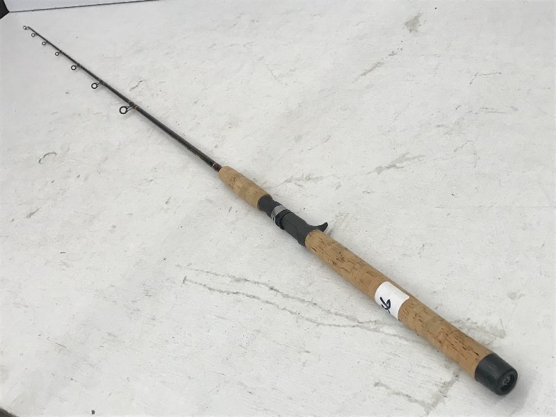 lot 236 image: Guide Series IM7 6ft Heavy Action C...
