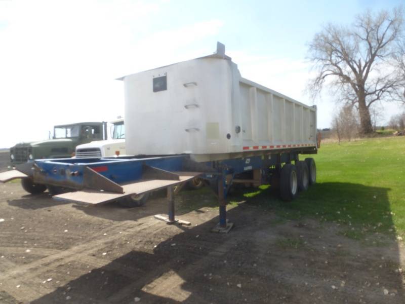 lot 2 image: 2006 Warren End Dump Trailer