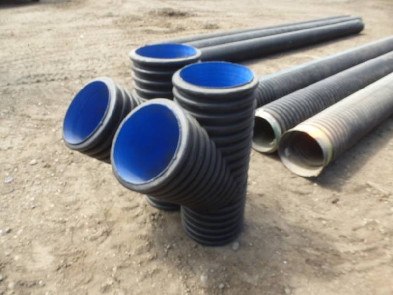 lot 35 image: Dual Wall Tile Fittings