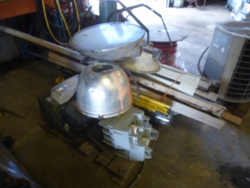lot 51 image: Shop Lighting