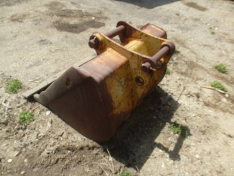 lot 58 image: Backhoe Bucket