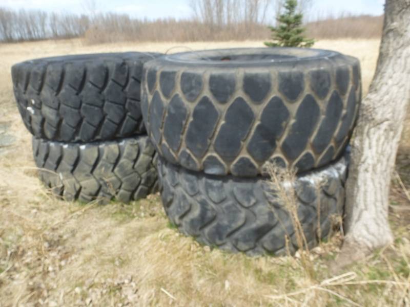 lot 66 image: Loader Tires 29.5R25