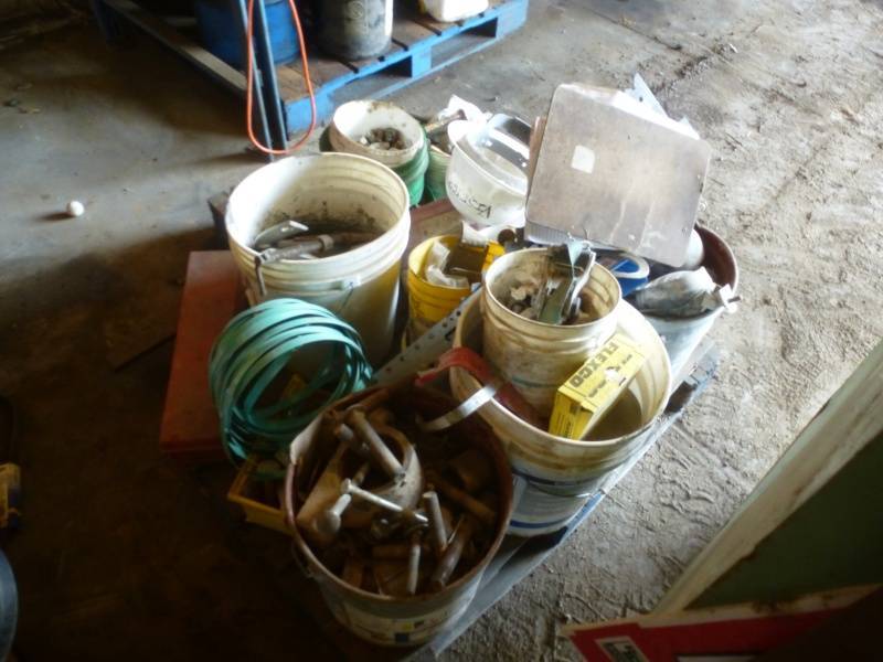 lot 75 image: Pallet of Bolt Pails
