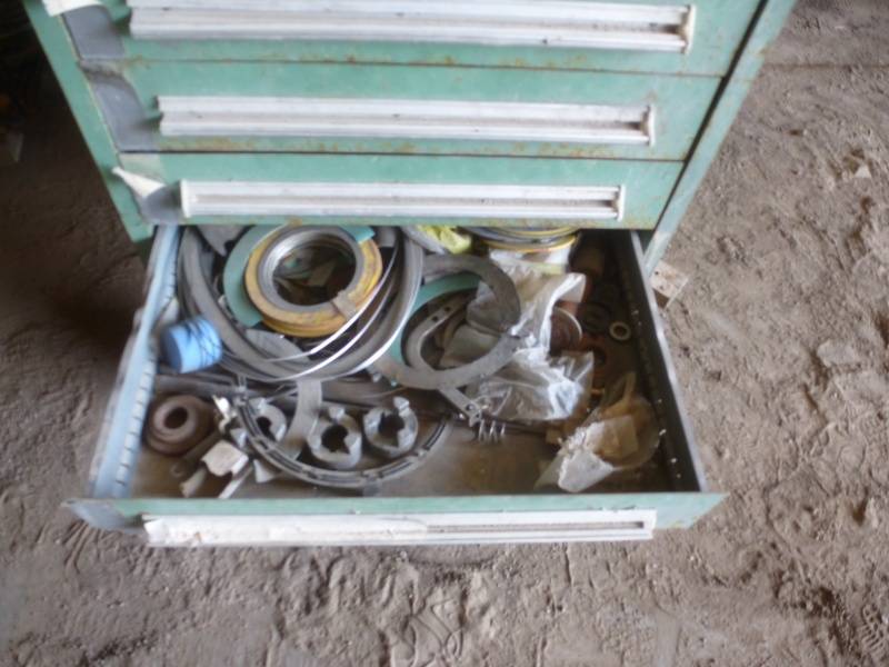 lot 76 image: Green Roll Away with assorted parts