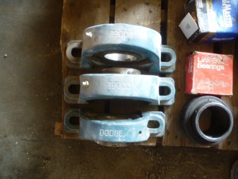 lot 82 image: Pillow Block Bearings on Pallet