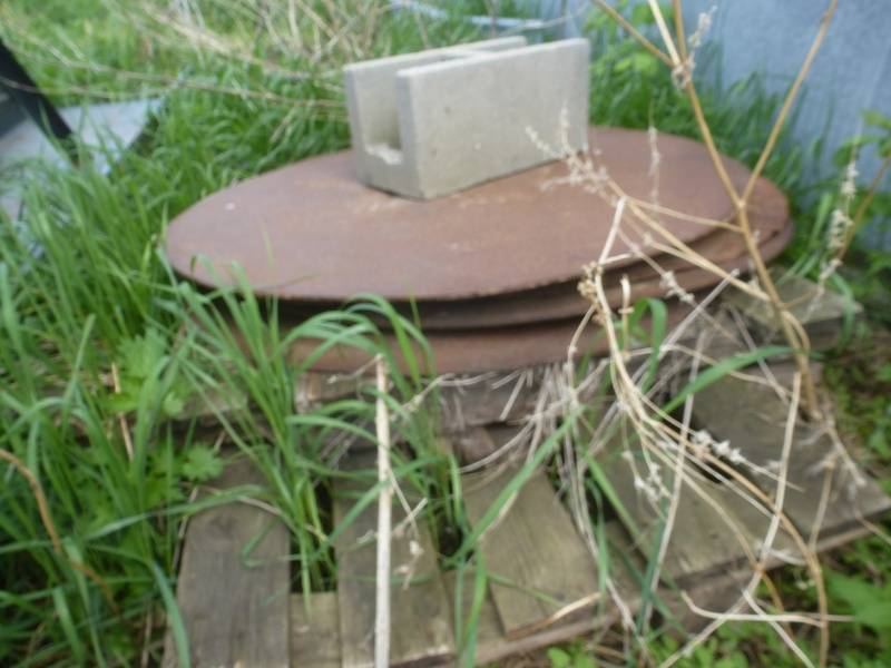 lot 94 image: Steel Sewer Covers