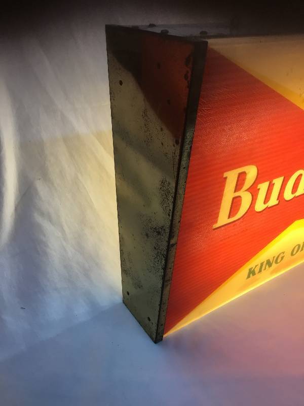 lot 5 image: Vintage Budweiser - King Of Beers - Window Hanging - Sign