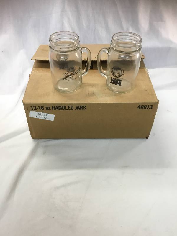 lot 45 image: 10 leinenkugels mason jar mugs