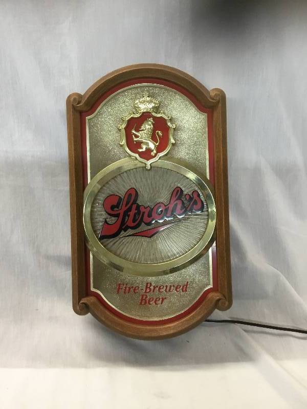 lot 131 image: Stroh Light Beer  - Sign