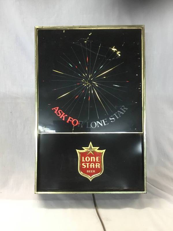 lot 147 image: Lone Star Beer light up Sign