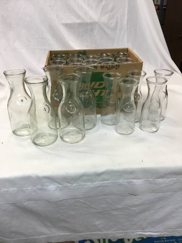 lot 164 image: 20 Small and 5 Large - Glass Krafts