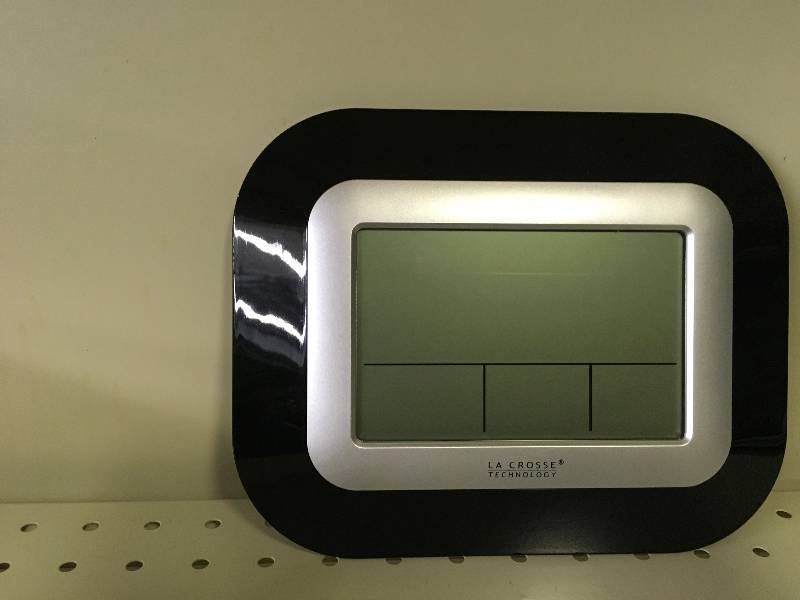 ATOMIC DIGITAL WALL CLOCK