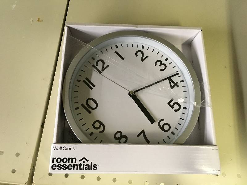 9 ROUND WALL CLOCK