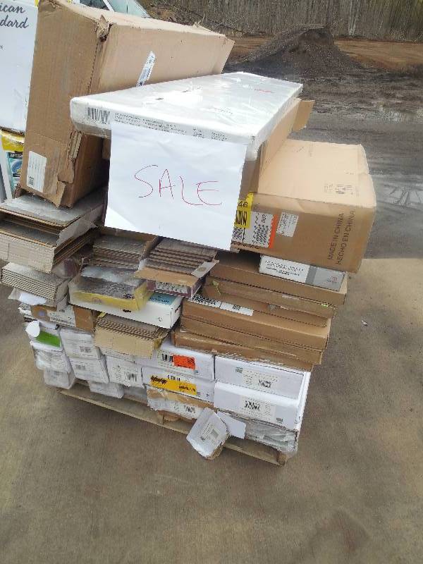PALLET LOT OF FLOORING