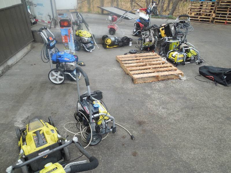 PALLET LOT OF POWER WASHERS AND MOWERS