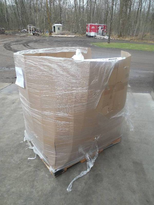 HUGE PALLET OF MOEN & DELTA TOWEL BARS - PAPER HOLDERS - GRAB BARS MASSIVE PALLET