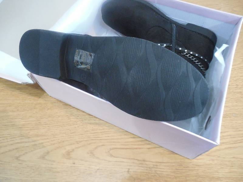 GC Shoes Womens Ginger Ankle Boot - SIZE 8.5