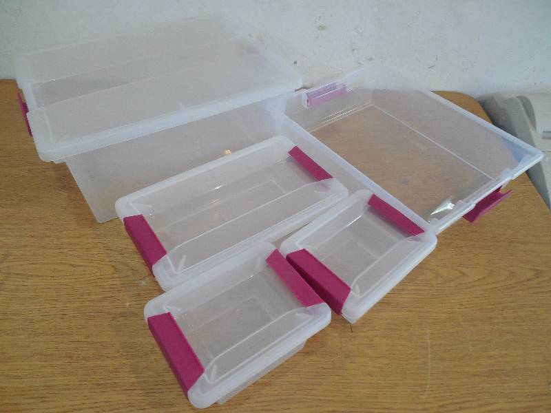 RUBBERMAID STORAGE CONTAINER LOT