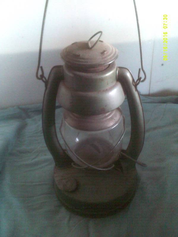 lot 1 image: EMBURY VINTAGE BARN LANTERN