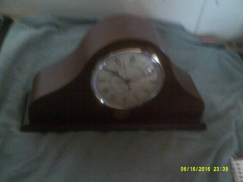 lot 20 image: NWTF REMINGTON MANTEL CLOCK