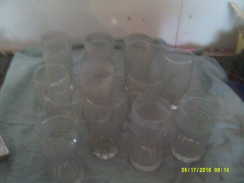 lot 41 image: 12 WATER GLASSES