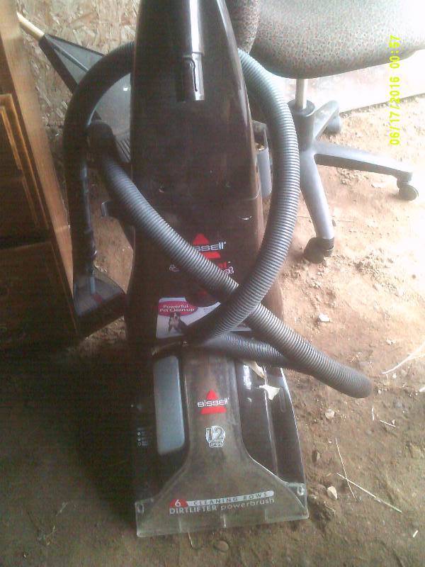 lot 52 image: BISSEL CARPET CLEANER