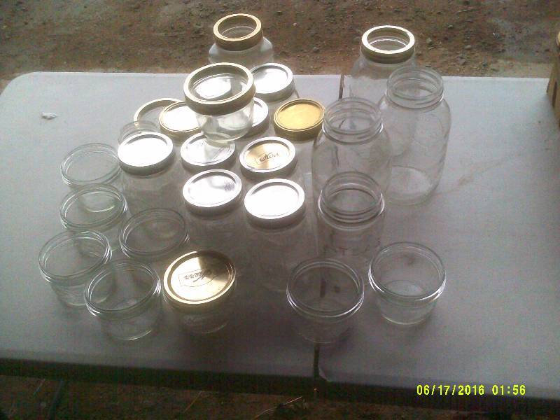 lot 63 image: 25 CANNING JARS