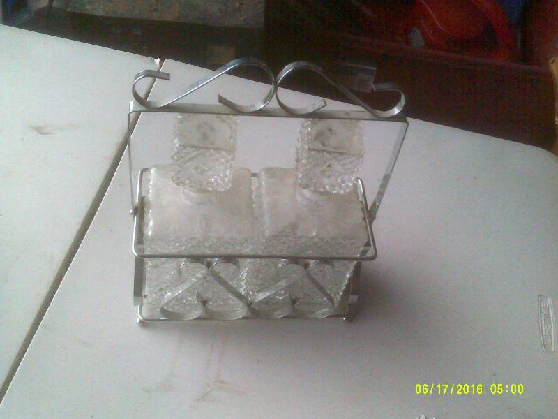 lot 96 image: ANTIQUE WHISKEY DECANTER SET