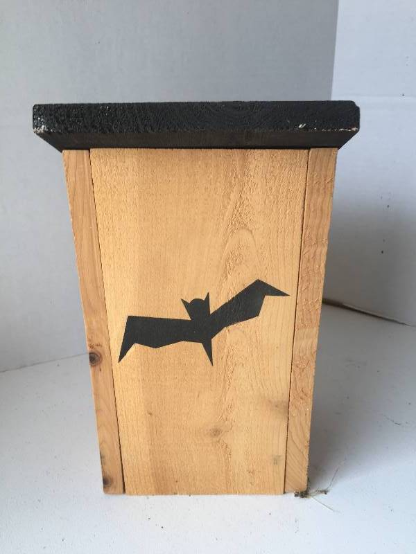 lot 133 image: Bat House