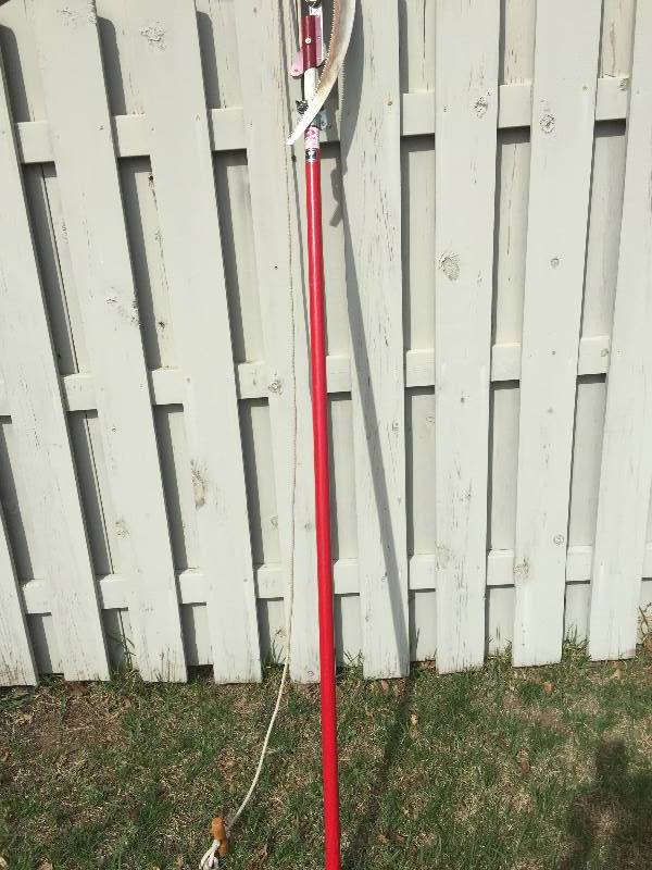 lot 139 image: Branch Pole Trimmer