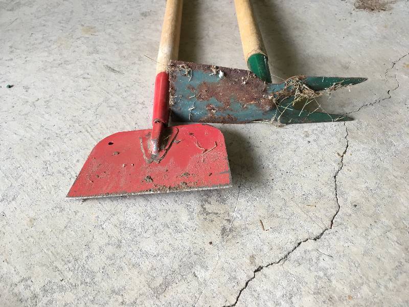 lot 174 image: Yard Tools