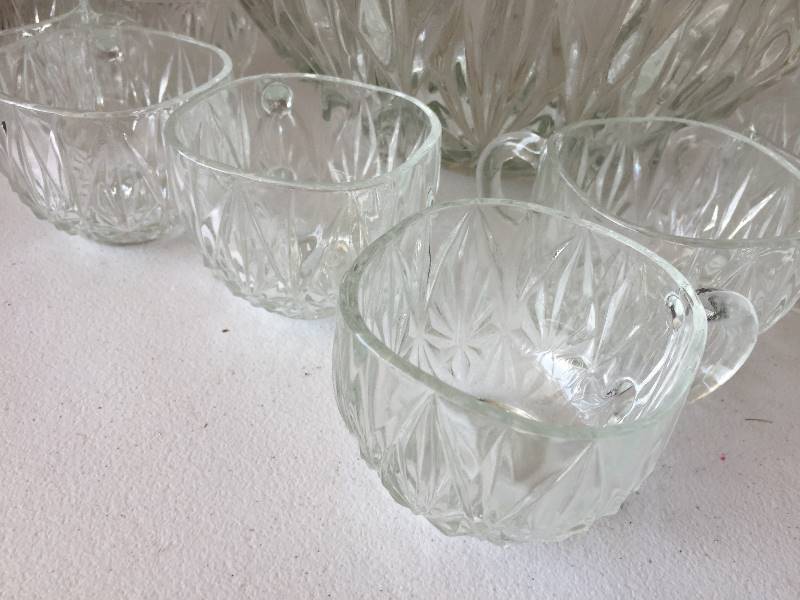 lot 200 image: Punch Bowl Cup Set