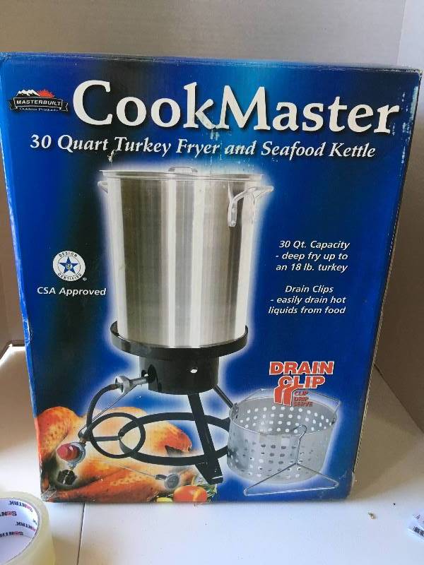 lot 17 image: NEW CookMaster Turkey Fryer