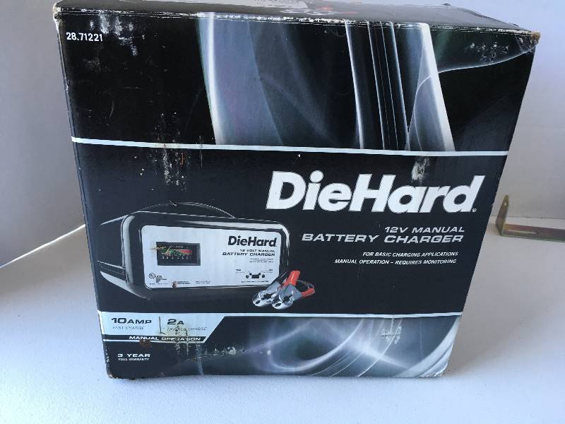 lot 29 image: DieHard 12V Manual Battery Charger - NEW