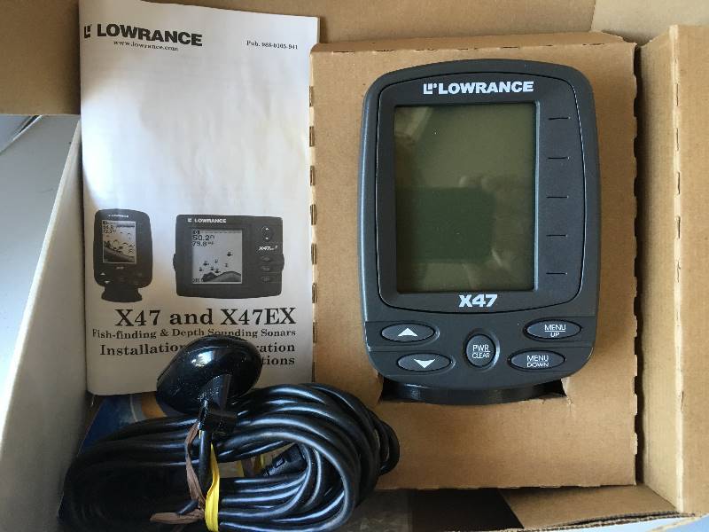 lot 31 image: Fishfinder - Lowrance X47 - NEW