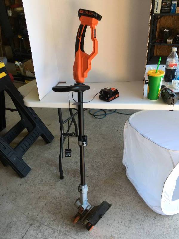 lot 42 image: Black & Decker Weed Whip Trimmer Lithium