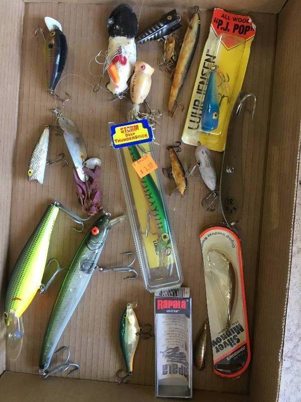 lot 12 image: Fishing Lures