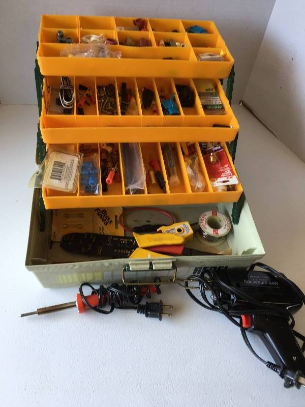 lot 68 image: Soldering Guns & Electrical Tools