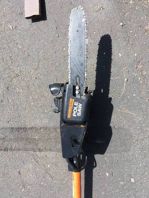 lot 72 image: Remington Pole Saw