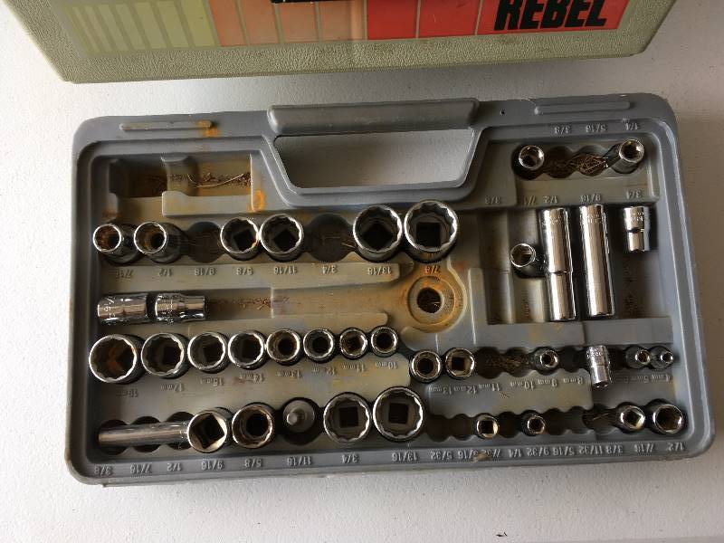 lot 94 image: Sockets
